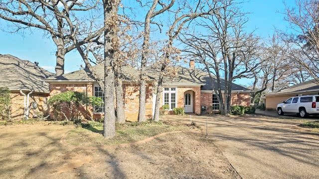Photo 1 of 26 - 4032 Hackmore Loop, Irving, TX 75061