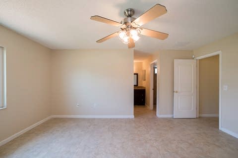Photo 9 of 20 - 306 Buttonwood Dr, Kissimmee, FL 34743