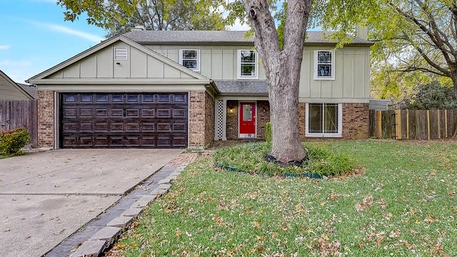 Photo 1 of 31 - 2006 Country Oaks Dr, Garland, TX 75040