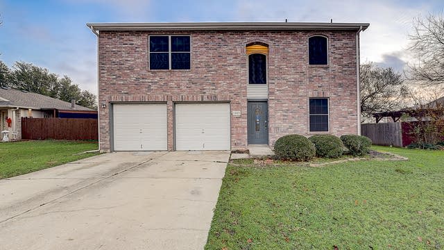 Photo 1 of 37 - 1009 Lakeview Ct, Little Elm, TX 75068