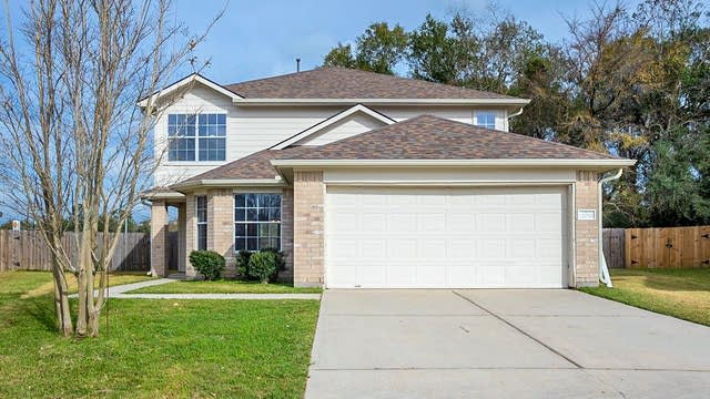 Photo 1 of 32 - 12050 Green Butte Ct, Houston, TX 77044